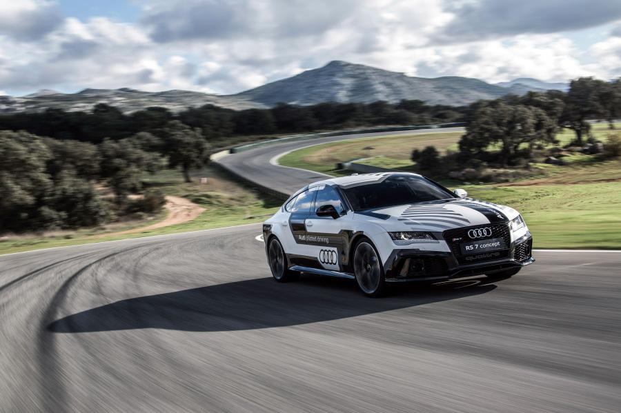  Audi RS7 Sportback Piloted Driving Concept 2014 года  (фото 20 из 22)
